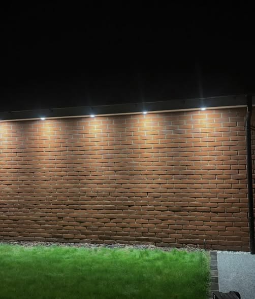 Garden and soffit lighting